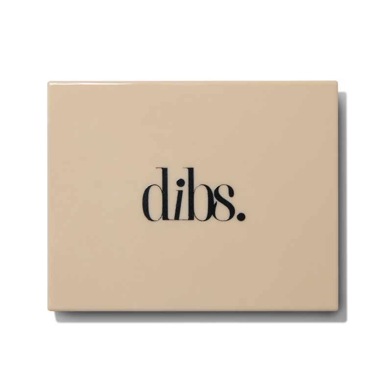 Beauty Palm Palette Roses in Hand